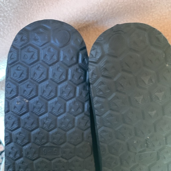 Black Beach Locker Room Sandals Lot Size 7 - Picture 8 of 11